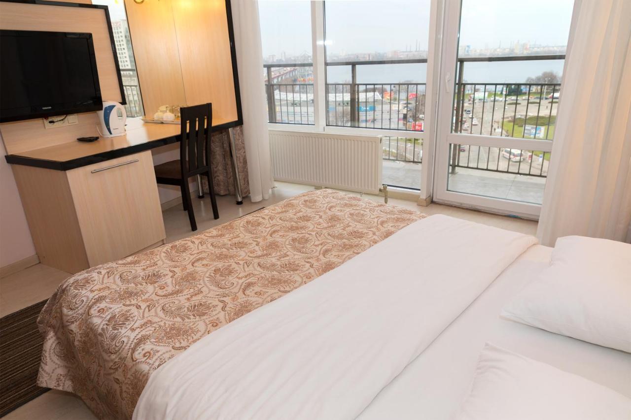Staybridge Mini-Hotel In Most City Panoramic River View دنيبروبيتروفسك المظهر الخارجي الصورة